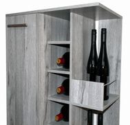 Platz für bis zu 48 Flaschen (0,75 L)