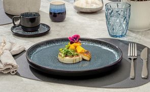 Spülmaschinenfestes & stapelbares Geschirr.