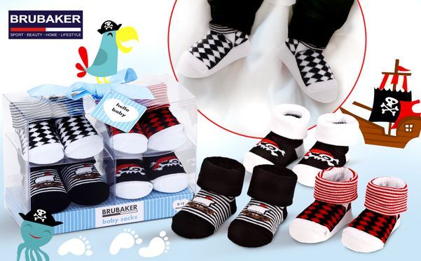 Babysocken in Geschenkverpackung mit Schleife