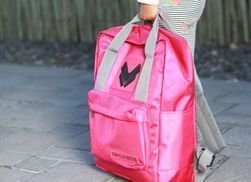 Ausgestattet mit vielen praktische Fächer und Extras