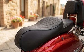 Seat and backrest made of robust fabric with an elegant look