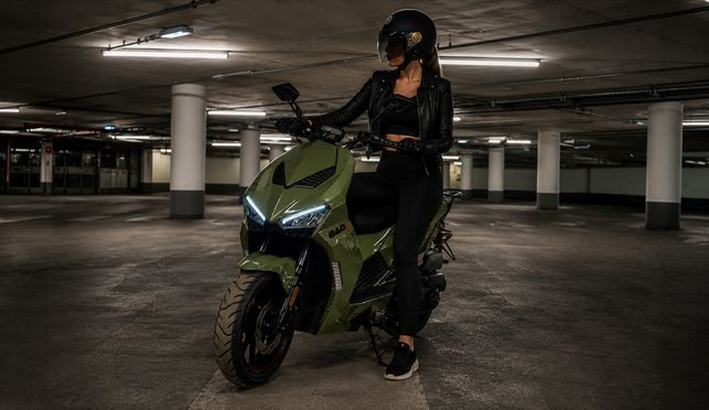Sportlicher Motorroller BAD s 50ccm oder 125ccm