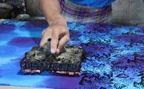 ORIGINAL WACHSBATIK – TRADITIONELLE HANDWERKSKUNST