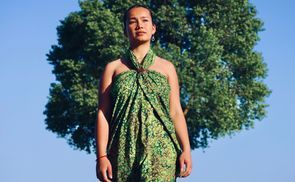 WEICHER STOFF & STARKE FARBEN