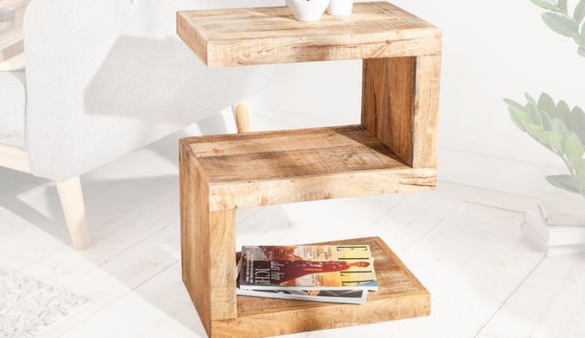 Dein neuer, massiver Beistelltisch - variable stellbar und mit Ablage!