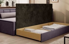 Integriertes Staufach für mehr Ordnung