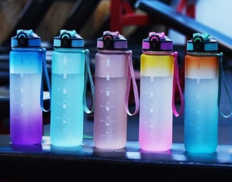 Unser Körper bedarf ausreichend Flüssigkeit, unsere Botells Trinkflaschen unterstützen dich dabei