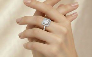 Diamantring am Finger zeitlose Eleganz erleben