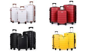 Verschiedene modische Farben lassen den Koffer hervorstechen