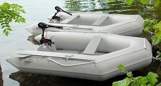 Platz für Außenbordmotor