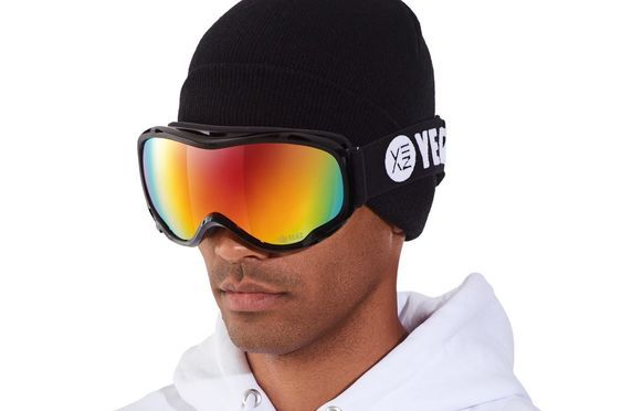 Maximaler Schutz und Komfort: Entdecke die CLIFF Ski und Snowboardbrille!