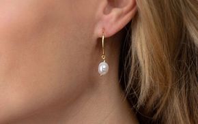 Zeitlose Perlenohrringe von AILORIA