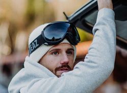 STEEZE: Die Ski und Snowboardbrille für Spitzenleistung!