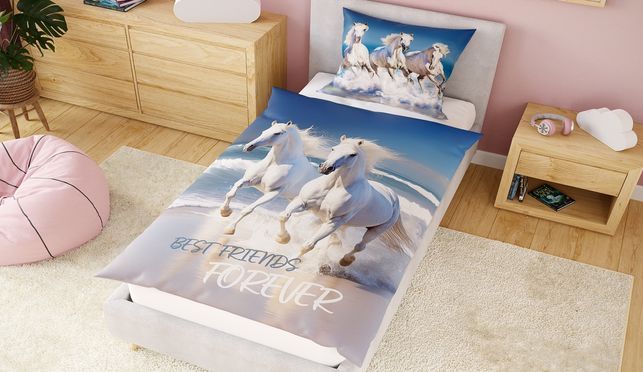 Leuchtende Kinder-Bettwäsche Pferde mit 10 Spielideen für die Rückseite