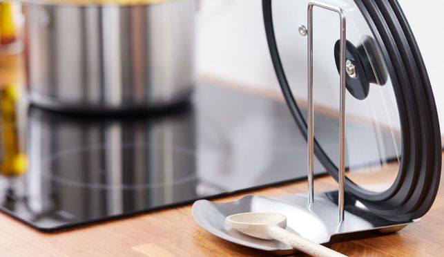 Praktische Deckel und Löffelablage: Sauberkeit trifft Effizienz