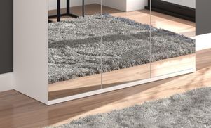 Großformatige Spiegelfläche