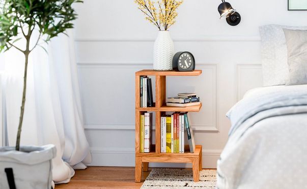 Fügen Sie eine Note von Eleganz in Ihr Schlafzimmer mit dem Woodek Design Nachttisch 
