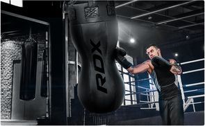 Ausziehen der Boxhandschuhe