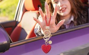 2 Stück Herz Schlüsselanhänger Mit Strasssteinen – Weißer Leder-Anhänger Mit Glitzer Für Damen (inkl. D-Ring & Schlüsselringe)