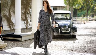 Eleganter V Ausschnitt für einen femininen Look