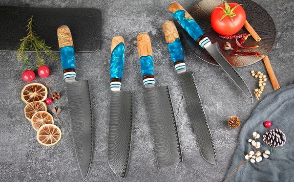 5 teiliges Damast Kochmesser set aus 67 Lagen Damaststahl mit Harzgriff