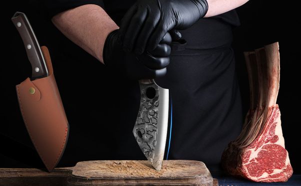 Handgeschmiedetes Ausbeinmesser mit Lederhulle mit Holzgriff