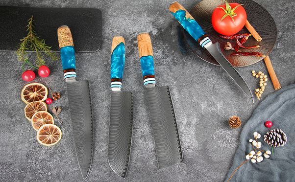 4 teiliges Damast Kochmesser set aus 67 Lagen Damaststahl mit Harzgriff