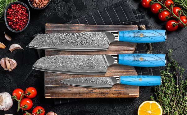 3 teiliges Damast Kochmesser set aus VG10 Damaststahl mit Blau Harzgriff