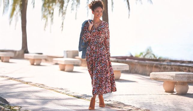 Blumige Eleganz: Dein perfektes Maxikleid von Lascana