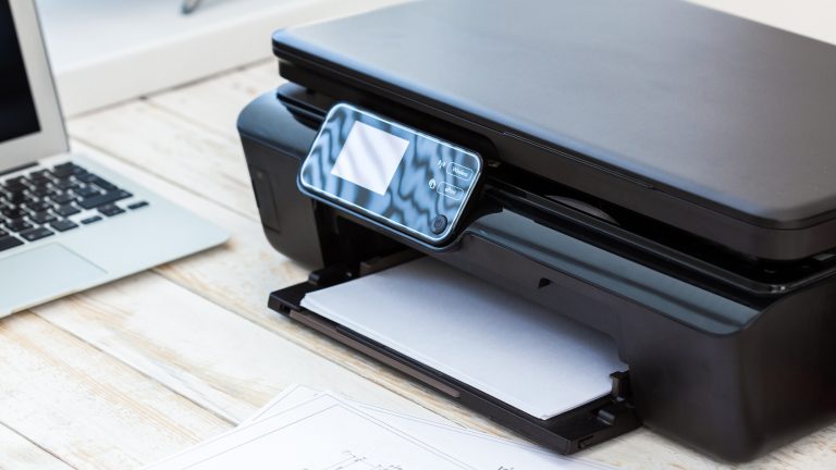 Drucker mit Touchscreen und Scanner
