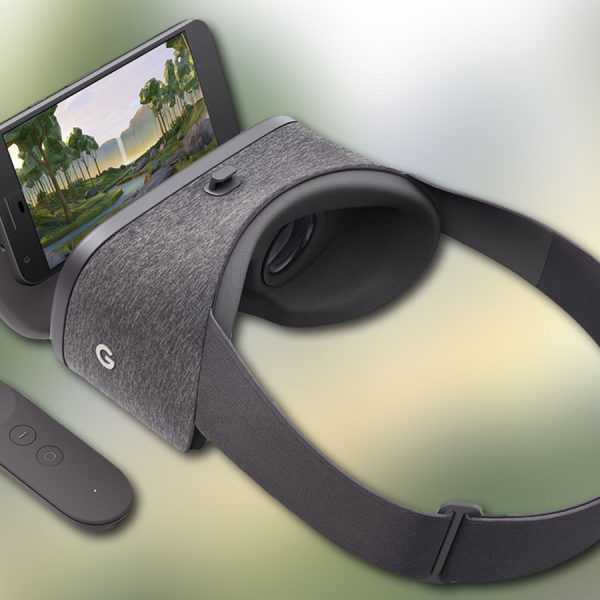 In die Googel Daydream VR-Brille wird ein Smartphone eingesetzt.