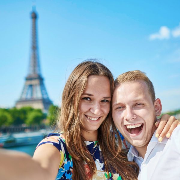 Mit einer Selfie-App k&ouml;nnen Sie prima Selbstportr&auml;ts beim Paris-Urlaub machen.