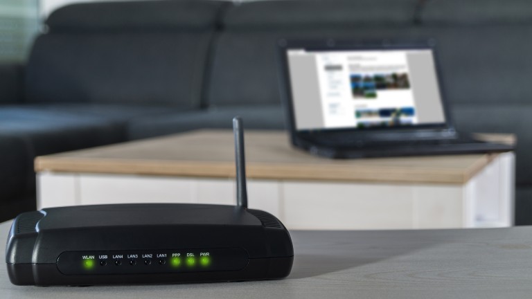 Router und Laptop