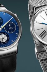Zwei Modelle der Huawei Watch