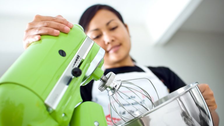 Nahuafnahme KitchenAid mit K&ouml;chin