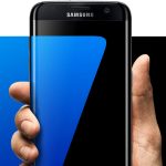 Gro&szlig;aufnahme Hand h&auml;lt Samsung Galaxy S7