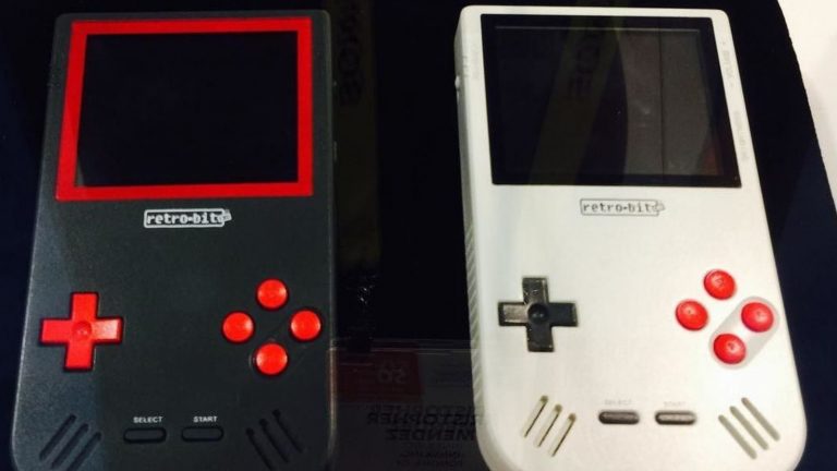 Großaufnahme Super Retroy Boy-Geräte in schwarz und weiß