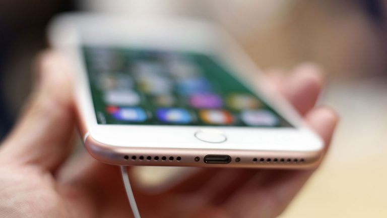 Der Home-Button mit Touch ID des iPhone 7 Plus