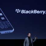 TCL-CEO Nicolas Zibell stellt BlackBerry KEYone bei MWC vor.