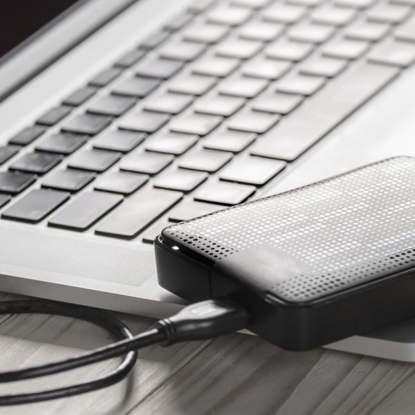 Externe Festplatte am Mac angeschlossen