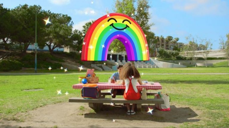 Regenbogen-Objekt aus Lenses im Bild auf Snapchat