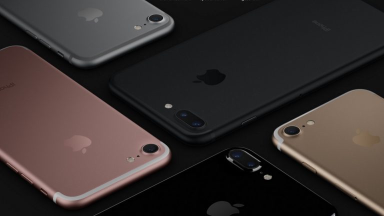 Rückseiten fünf verschiedener iPhones