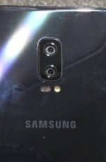 Die Rückseite eines Samsung-Handys