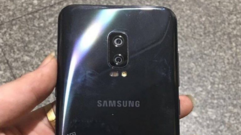 Die Rückseite eines Samsung-Handys