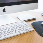 iMac auf Schreibtisch