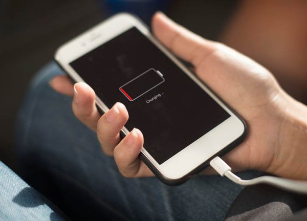 Crowdfunding-Projekt l&auml;dt iPhones und Androids mit demselben Kabel.