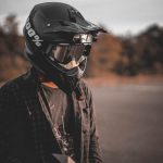 Ein smartes R&uuml;cklicht auf einem Helm
