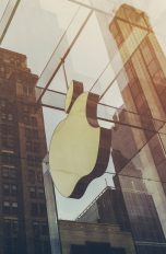 Apple Store mit Logo