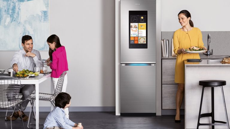 Kühlschrank mit Bixby auf Family Hub 2.0