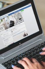 Facebook Konversation auf Laptop